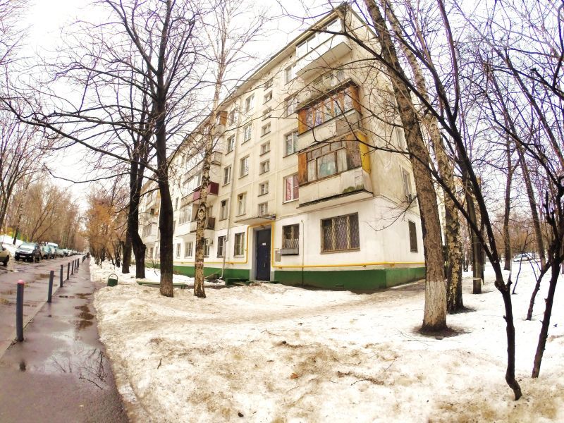 Кавказский бульвар, 18